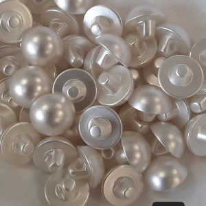 Pearl Button 11mm Ivory self-shank