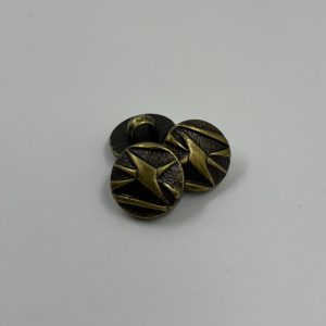 Metal antique brass colour patterned button